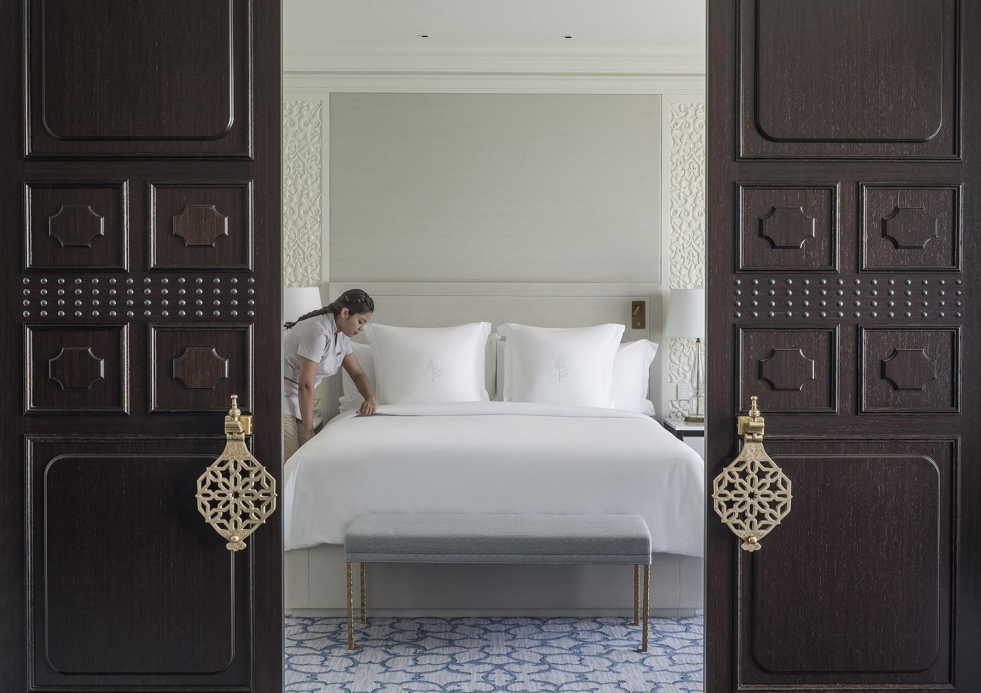 Four Seasons Hotel Ad Dawhah Esterno foto A guest room at the hotel
