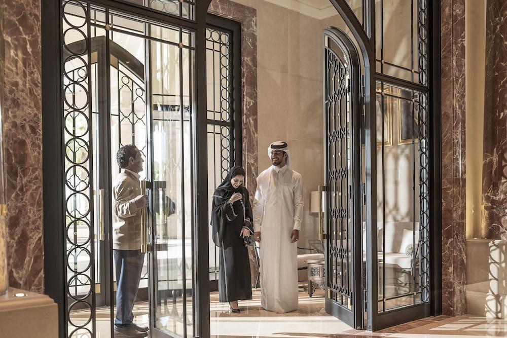 Four Seasons Hotel Ad Dawhah Esterno foto The Four Seasons Hotel in Riyadh