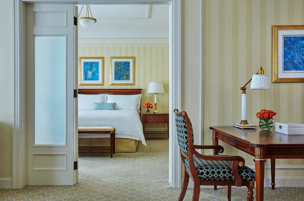 Four Seasons Hotel Ad Dawhah Esterno foto A suite at the Four Seasons Hotel