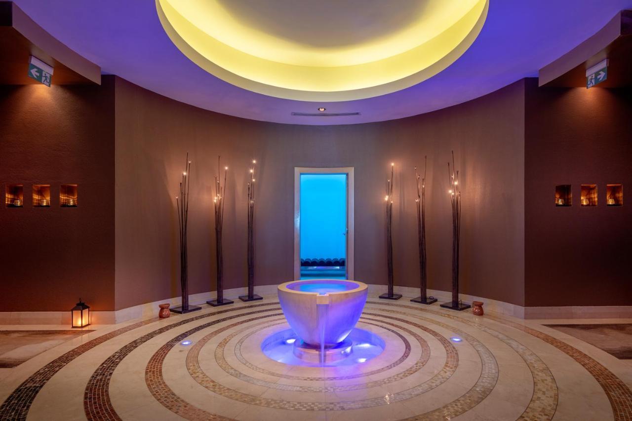 Four Seasons Hotel Ad Dawhah Esterno foto The spa at the Jumeirah Atlantis