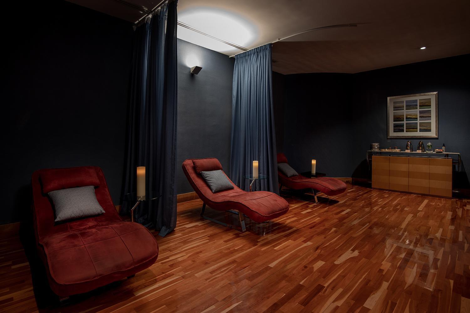 Four Seasons Hotel Ad Dawhah Esterno foto The relaxation room at the spa