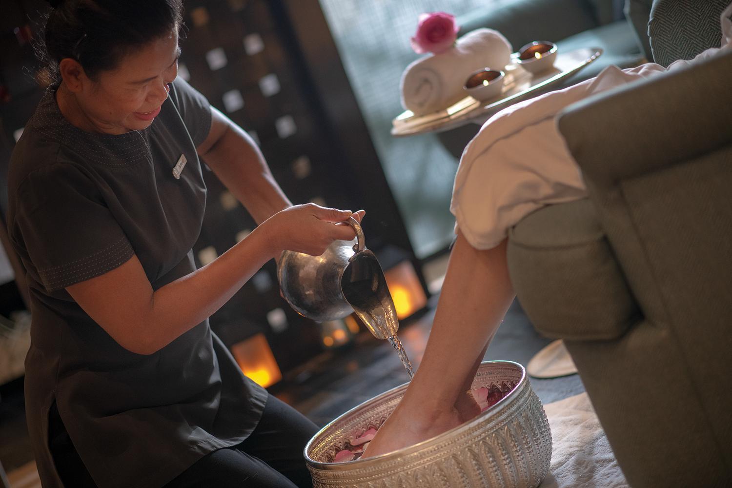 Four Seasons Hotel Ad Dawhah Esterno foto Thai foot massage