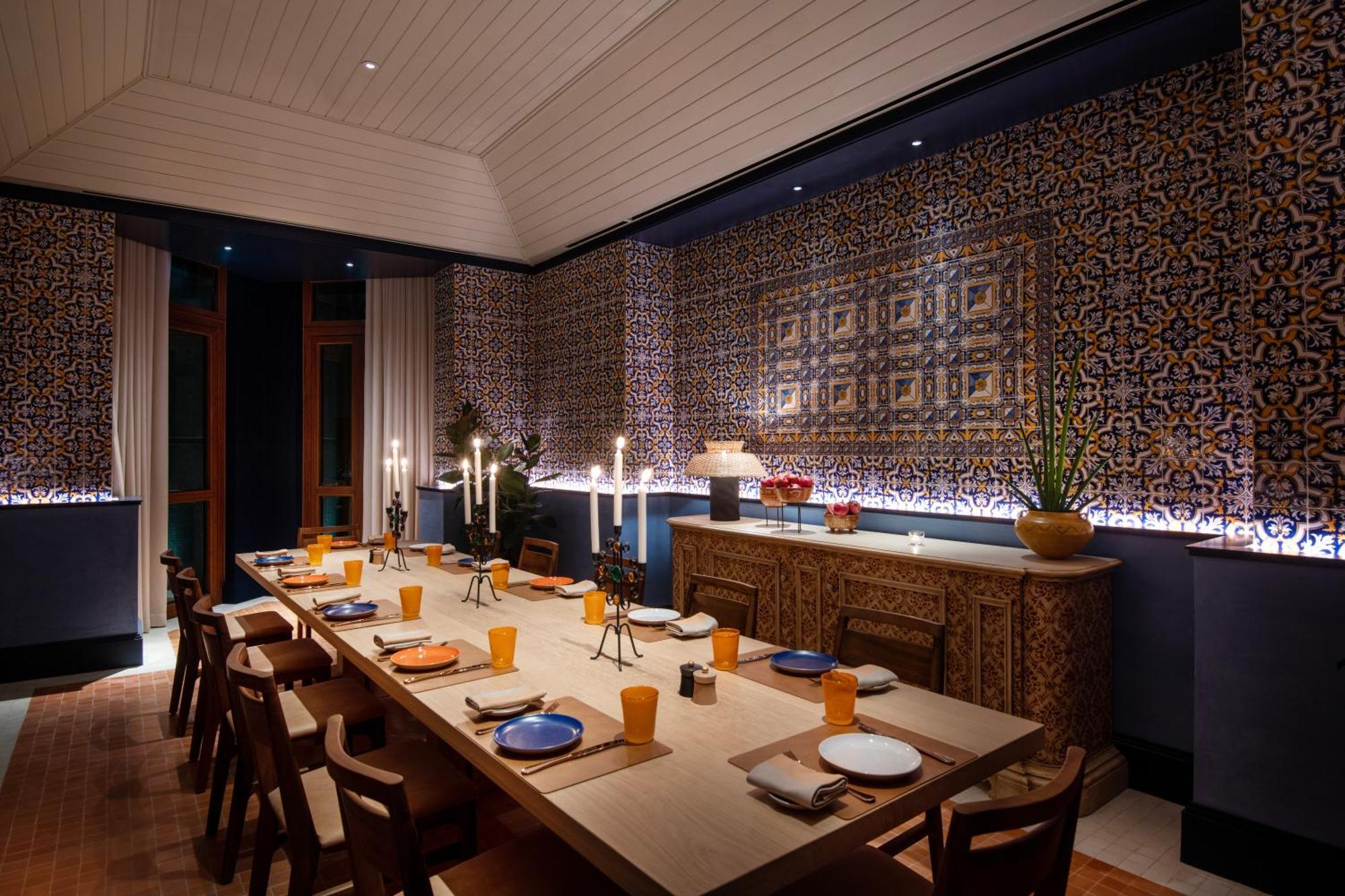 Four Seasons Hotel Ad Dawhah Esterno foto The dining room at the restaurant