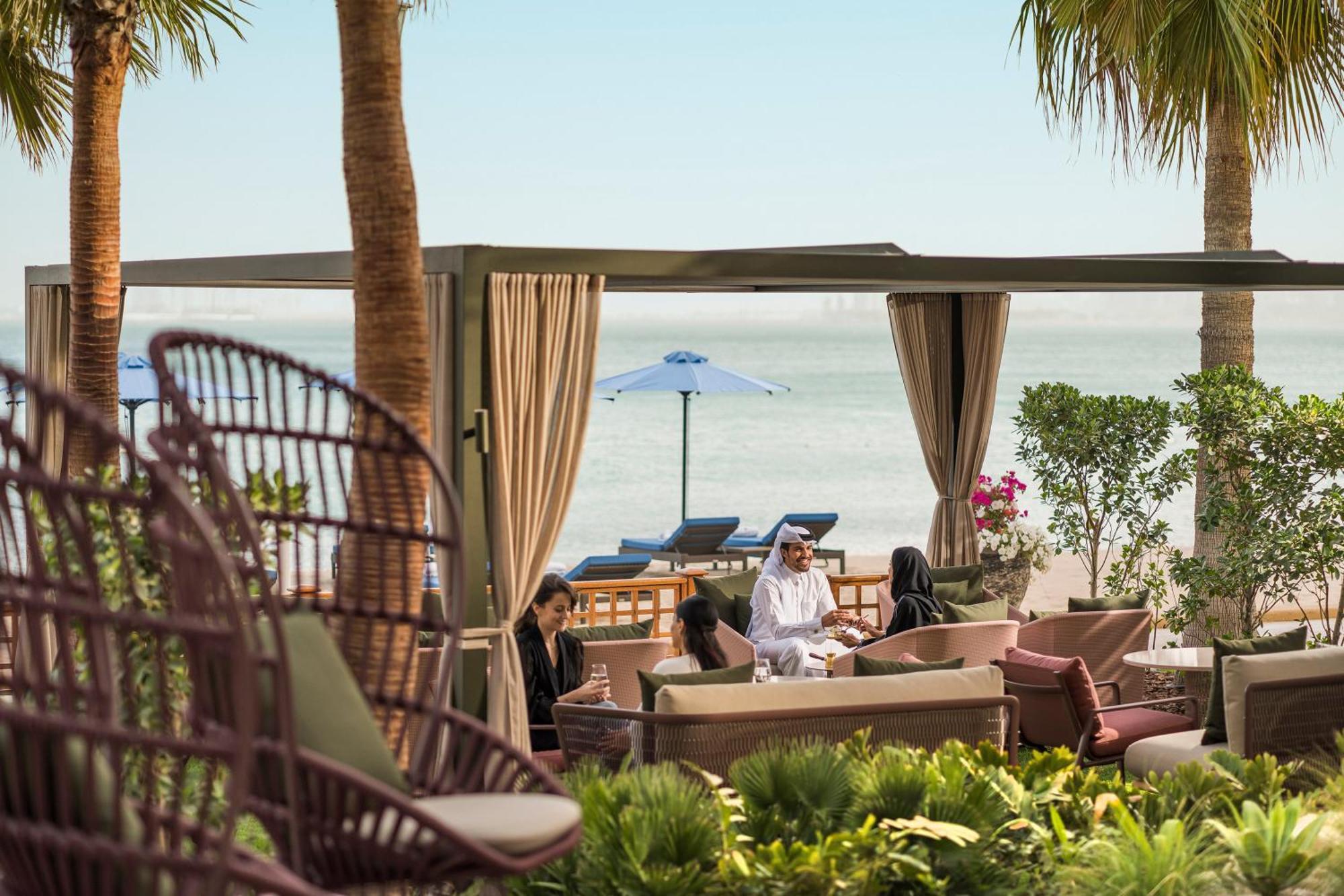 Four Seasons Hotel Ad Dawhah Esterno foto Beach at Jumeirah Beach Hotel