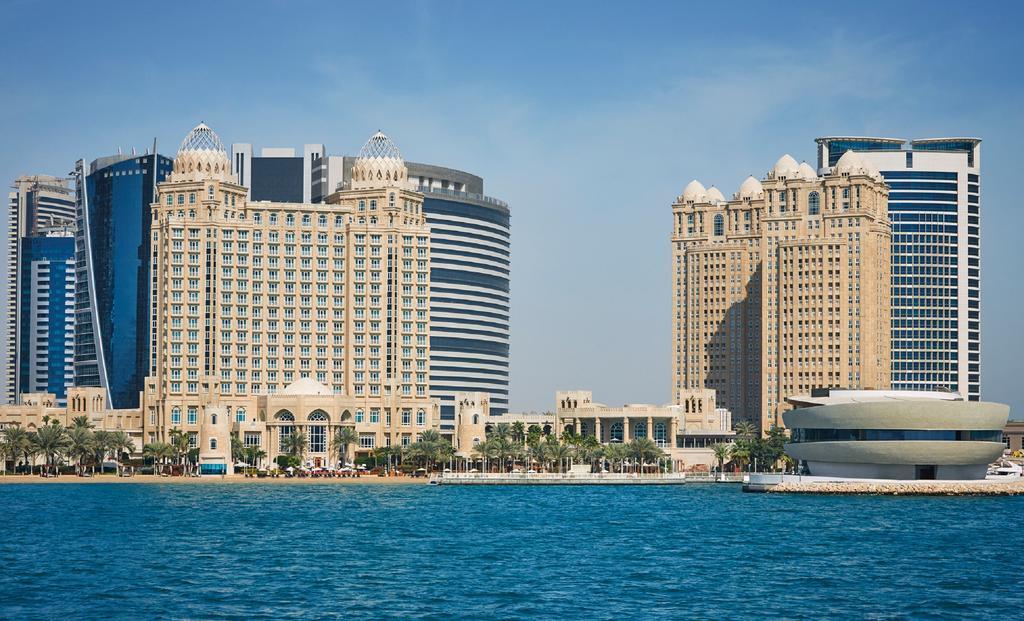 Four Seasons Hotel Ad Dawhah Esterno foto The Jumeirah Beach Hotel (left) and Jumeirah Creekside (right)