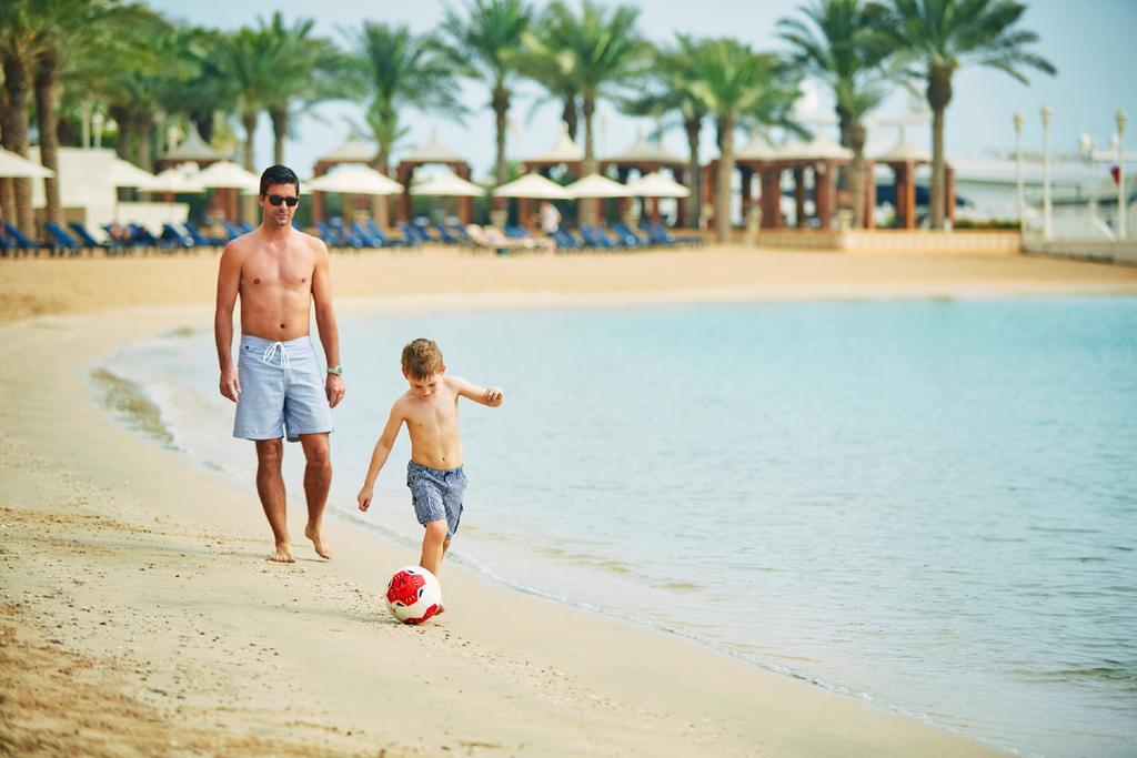Four Seasons Hotel Ad Dawhah Esterno foto Beach at the resort